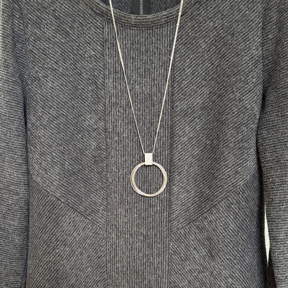 Elegant Long Sleeved Gray Dress - Picture 4 of 7